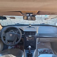 بيجو بارص للبيع 07700406370
