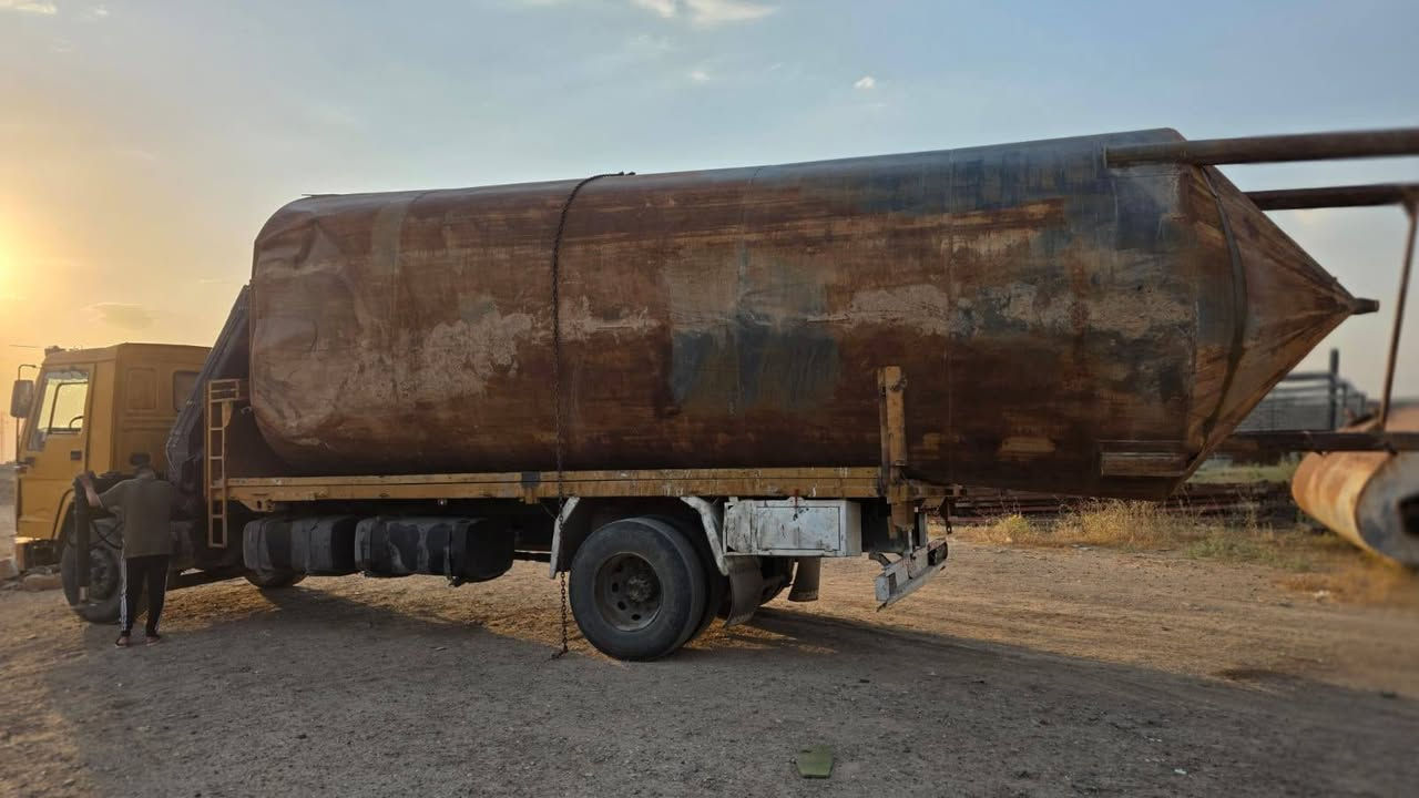 سلام عليكم للبيع كرين فالفو موديل 95 محرك وكيرجدد كرين سبعا طن سلايتين هياب كهربائيت كله شقاله مكلف بنشر السعر 125اتصال)(***********)
