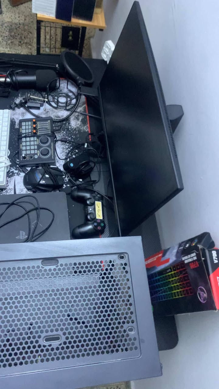 سلام عليكم مجموعة غراض للبيع 
شاشه msi فول hd ستين هرتز 
ماوس كيمنك
كيبورد ميكانيك
مكسر+مايك
كرسي كيمنك جديد ما مستخدم هواي
ميز كيمنك ١٢٠ سم
كيس فارغ شغال مراوحه شغاله
ومعروضه الصور  وياهن ماوس باد وكامير كلشي للبيع ما عدا البلي 
ملاحظة ابيعهن جفته وحده قيم بما يرضي الله


**إذا كنت صاحب هذا الإعلان وتريد حذفه لأي سبب، رجاءا أرسل رسالة إلى الدعم الفني**