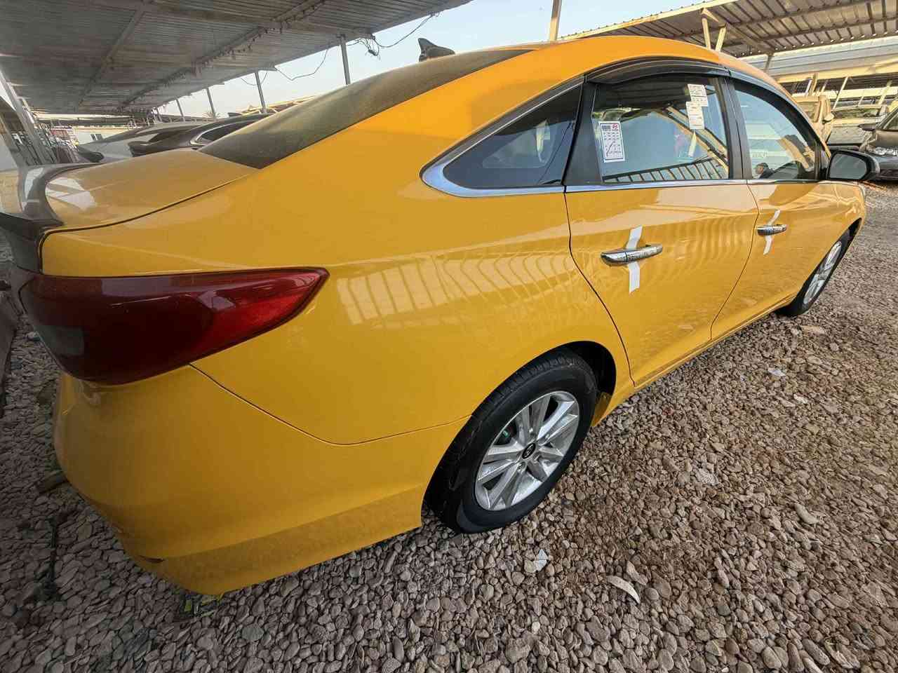 السلام عليكم سوناتا تكسي ١٥
أمريكي محرك ٢٤٠٠
حادث بنيد نفسه مصلح 
رقم قادسيه الجديد سنويه جديده هيئيه مصفره 
محرك وكير وتايرات وتبريد كله جديد السعر 118 
للاتصال ‭0772 559 7977‬
