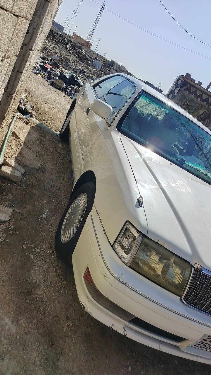 السلام عليكم للبيع راس الثور فلات مديل ٩٧ رقم صلاح الدين انكليزي بسمي 
كير محرك حداديه تبريد تخم تاير جديد ستيرن كهربائي كشنات كهربائيه سياره جاهزه من كلشي شاشه كامره 
للعلم السياره بيها كصه قماره فقط 
السعر ٧٥ وبيها مجال 
العنوان البصره ***********
