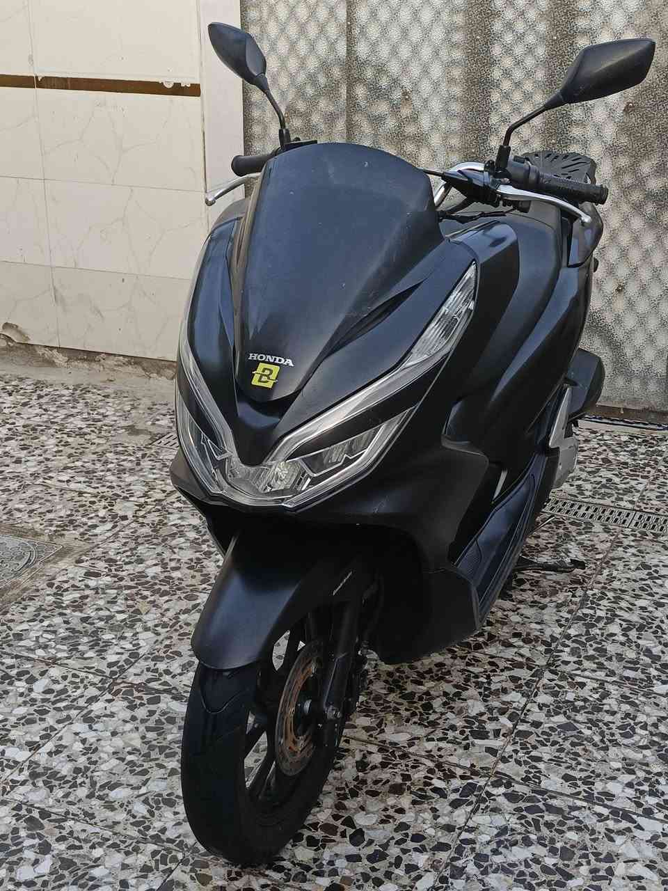 سلام عليكم بي سي إكس جيل الثالث
وارد كوري مكفولة كفاله عامه ماشيه 21الف 
حساس زدحام ستان حساس سبايدر جنطه اصليه
دراجه بحالت الوكالة فول نعومة معدل شلعه 
سكن بغداد حي النصر    ***********
