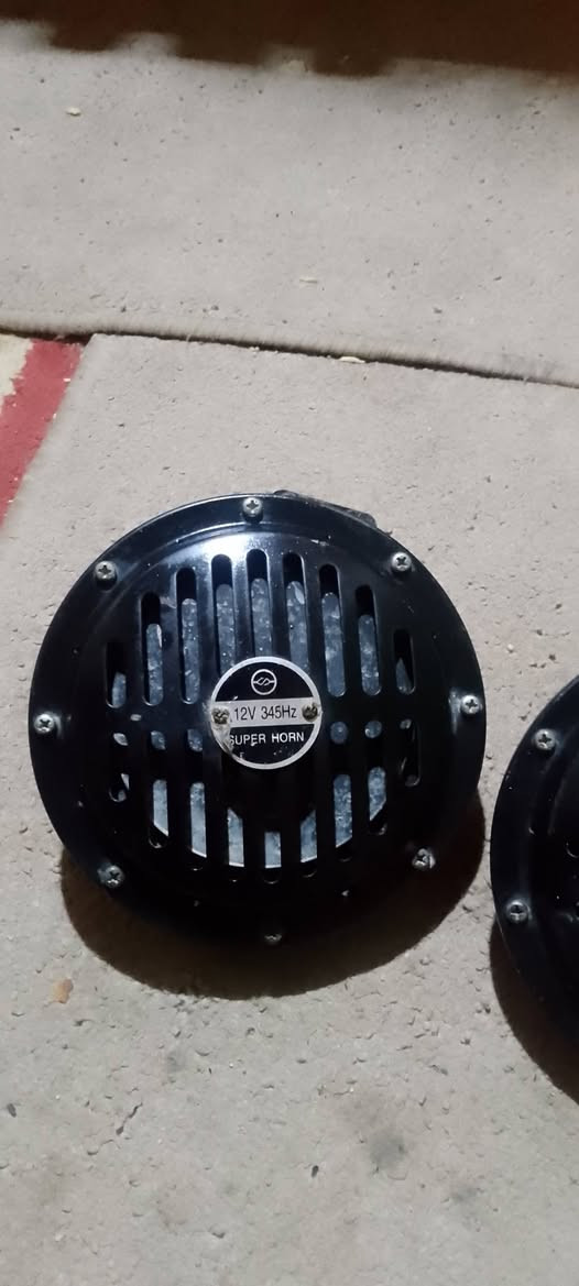 السلام عليكم عندي ذني الهورنات للبيع جنت شادهن بسيارتي بومه فحل امانة الله صوتهن كلش حلو ونضيفات شرط الفحص مكاني كربلاء قيم بليرضه بي الله انطيني سعر واني ادخلك خاص هذا رقمي ***********
