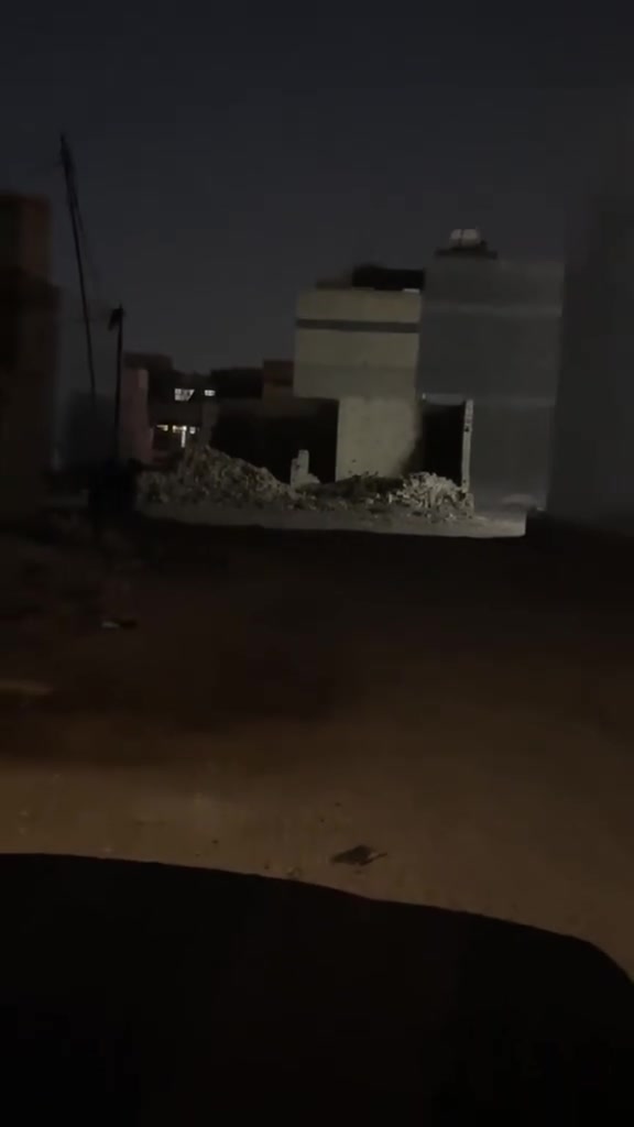 سلام عليكم يوجد بيت للبيع مساحه ١٠٠ متر  بل زراعي كبال اسواق ابومهدي بيت جاهز الشراي يتصل ***********  واتساب السعر ٦٧
