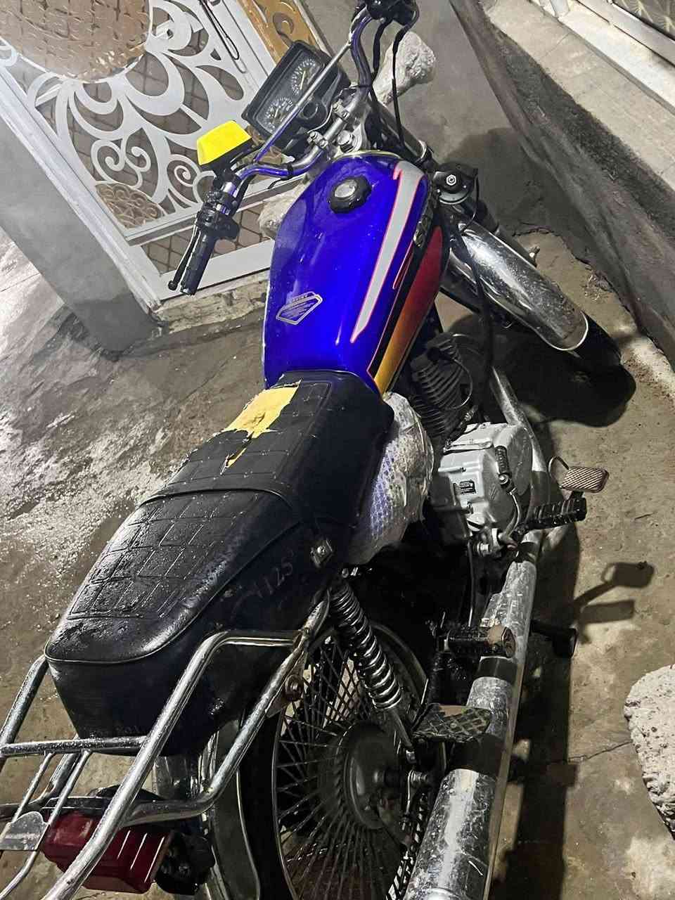 سلام عليكم دراجه للبيع موديل 22دراجه ماناقصه شي كهربائية كله شغاله محرك مامفتوح لا تنقيص ولا تبخير ***********اتصل وتدلل
