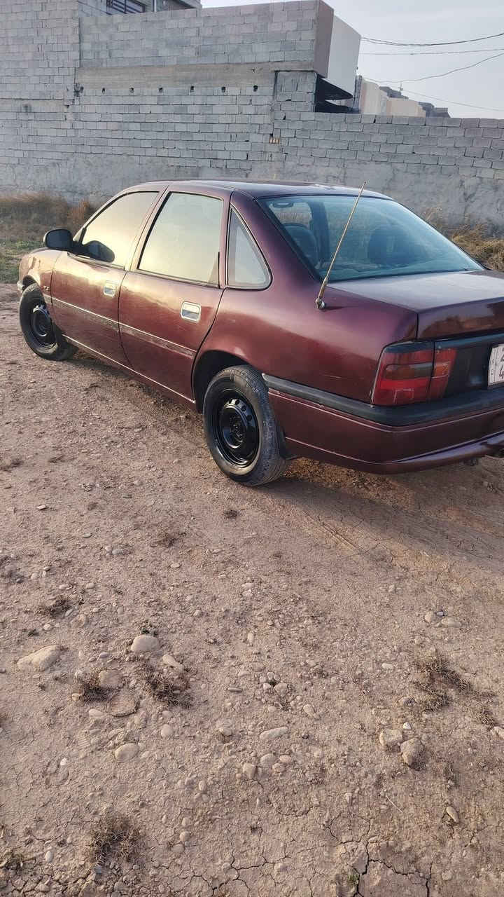 السلام عليكم
اوبل فكترا موديل ١٩٩٠
 رقم ديالى انكليزي سنوية ل 2028
كير ومكينة خير من الله كهربائيات كلها شغالة صدر جديد
السعر 35 وبيها مجال بسيط

***********
