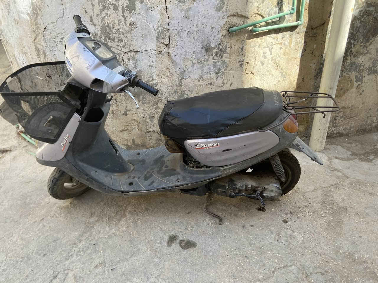 للبيع دراجه منغولي ما مفتوحه السعر ٢٠٠ وبيها مجال العنوان كربلاء حي العامل للتواصل ***********
