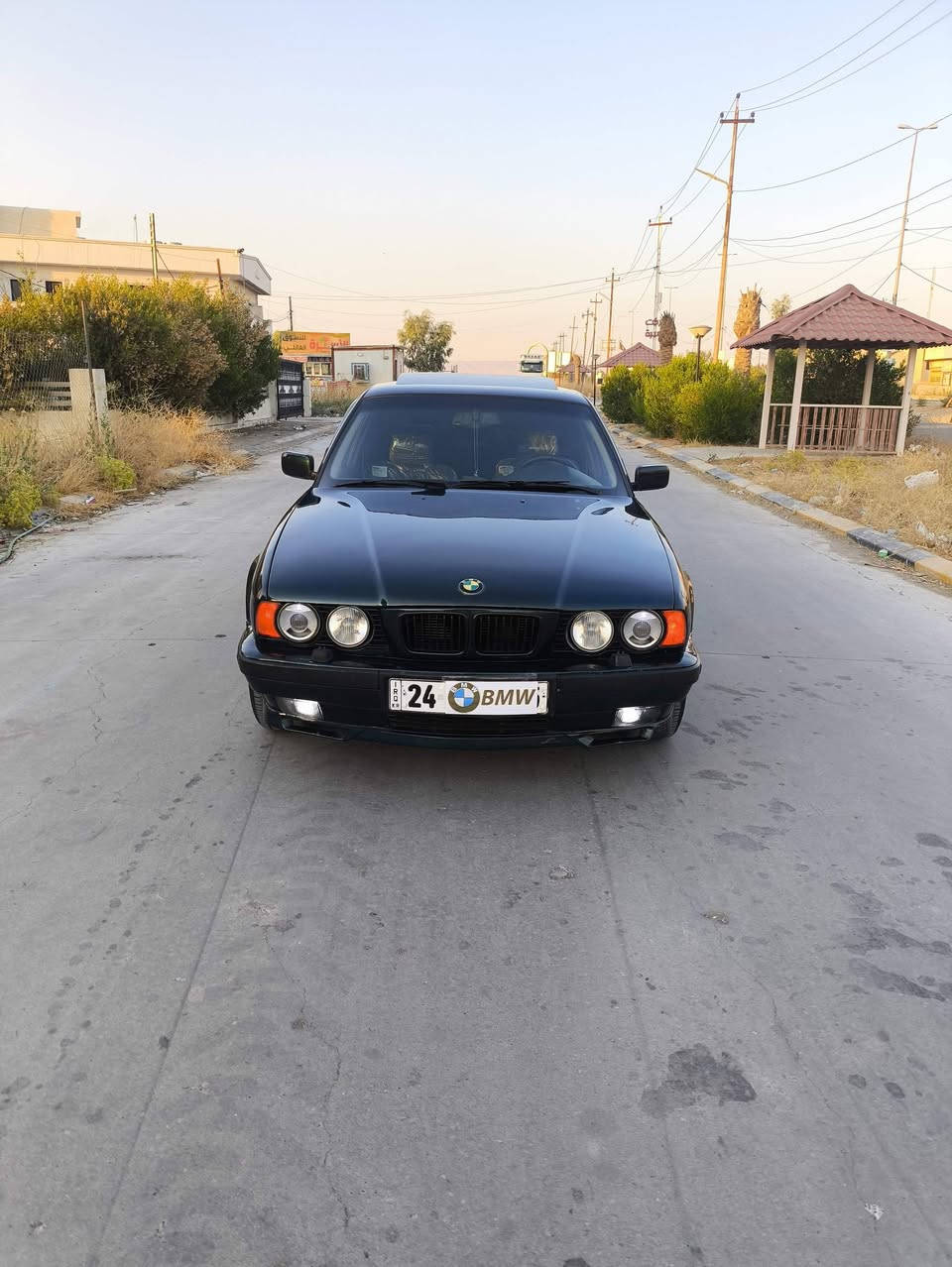 بي ام 525i اصل سنويه وبليته
موديل1991
مكينه كبس
كير توماتيك دبل اوفر
هزة وسنويه ورقم جدد تحويل ثاني يوم
بجم عريض
تبريد ثلج ويه الاسويج شرط
طخم ورة وكدام جديد 
داخل  مخمل صاج دبل ايرباك دبل جكمجه
طخم ويل كب خليه اصلي وتايرات جدد قبل سبوع شادهم
سلايت طكتين
جامات كهرب
كهربائيات وارمنية كلها بلادي 
سستم سماعات ومسجل جدد
CD جنجر
شراي اتصل ***********
***********
