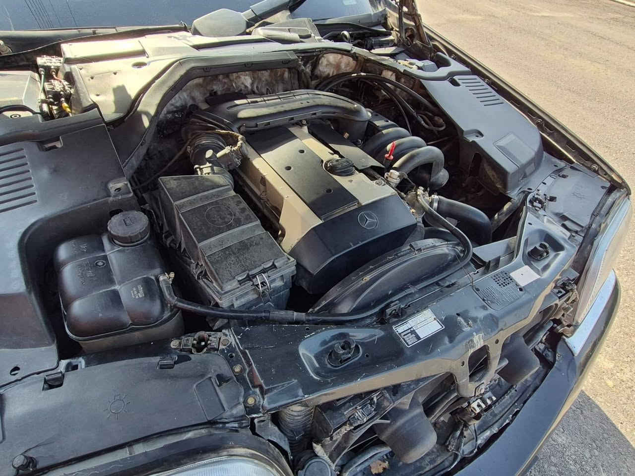 السلام عليكم ورحمة الله
شبح موديل 1996 
محرك 320 خراطيم
رقم صلاح الدين سنويه لغايه 2027 تحويل نفس اليوم
السيارة غرفتهة جديدة 
كير محرك خير من الله
عايزهة شويه ترتيب لان السيارة صارة فترة متركه 
السعر 60 وبيهة شويه مجال للطيبين واذا اكو مراوس بسيارة رئاسي 
مكان السيارة بغداد
رقم الهاتف
 ***********
