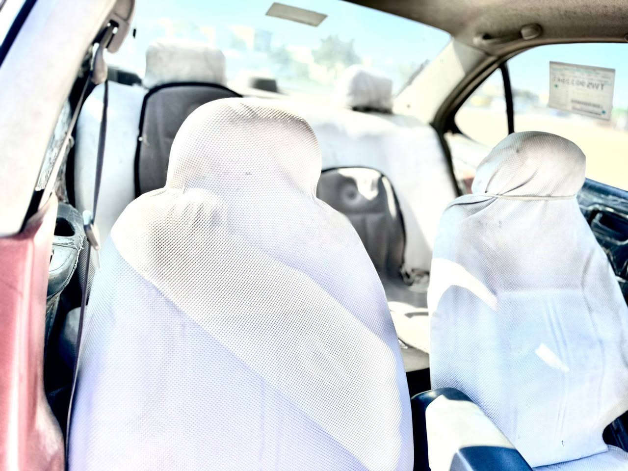 نيسان سني الياباني موديل 2000
رقم قادسيه الماني مشروع وطني 
سنويتها لل2028
حداديه جديده 
تبريد شغال
كير ومحرك مكفول 
السعر 33 هاتف *********** بغداد, العراق
