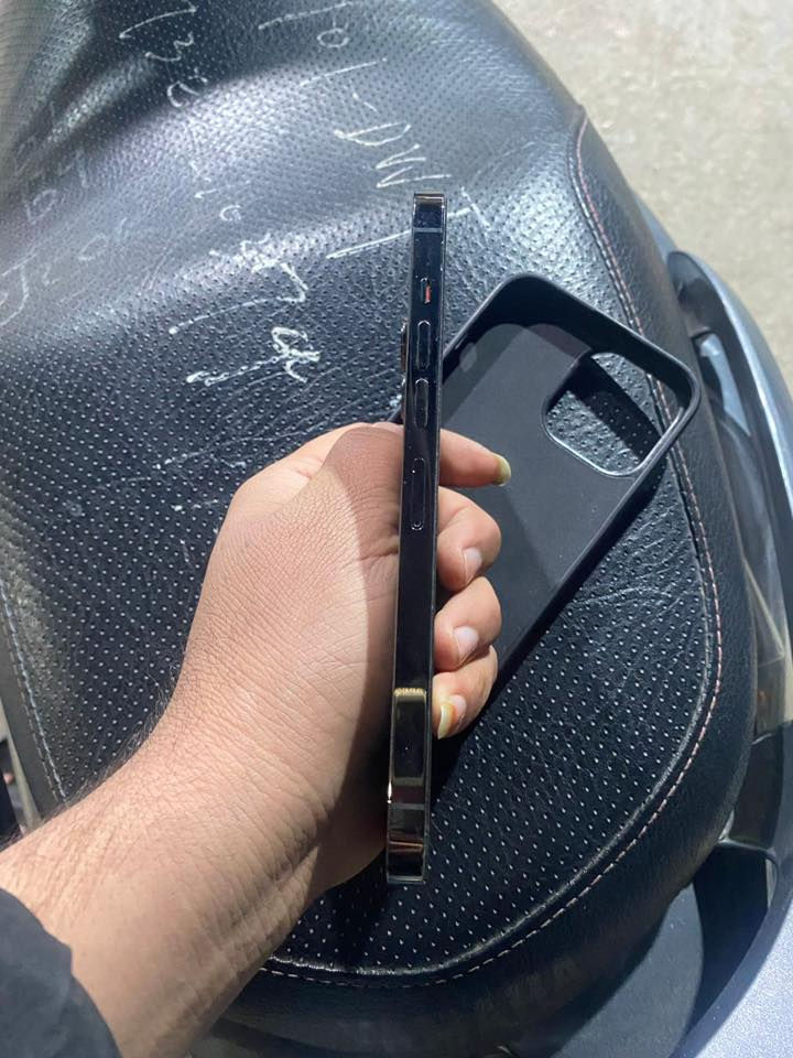 ايفون ١٣ برو ماكس للبيع 
الجهاز شكد ماسولف عن نضافته قليل والله 
الذاكره ٥١٢
الون اسود 
البطاريه ٨١
جهاز أمريكي  
السعر ٧٥٠ بيه مجال حك الجية 
الجهاز كلش نضيف زلغ مابيه تجي وشوف 

عنوانه بغداد البلديات 
 الرقم ***********
