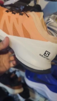 سلمون • مقاس ٤٢ • خفيف الوزن