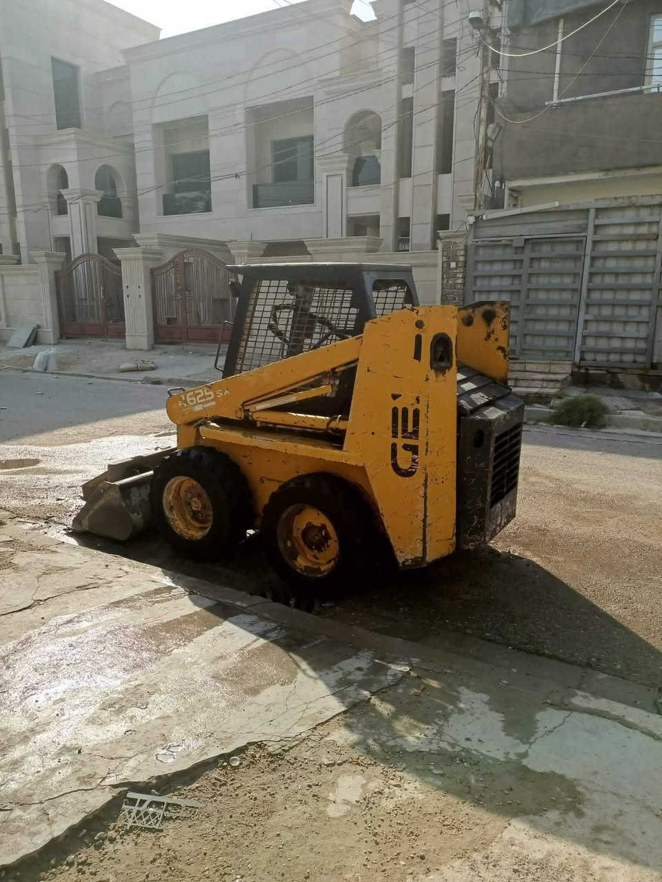 شفل بؤكات البيع نضيف بلادي بكان بغداد سعر مناسب موديل ٢٠٠٤ رقم ***********
