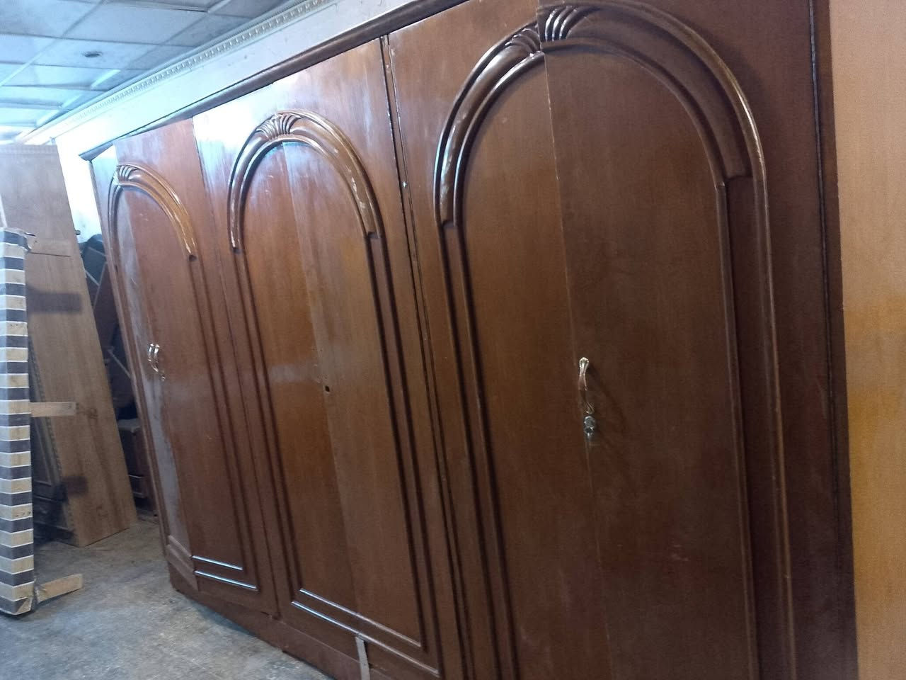 كنتور مستعمل شغل ثقيل 5 ابواب 
سعر 170


**إذا كنت صاحب هذا الإعلان وتريد حذفه لأي سبب، رجاءا أرسل رسالة إلى الدعم الفني**