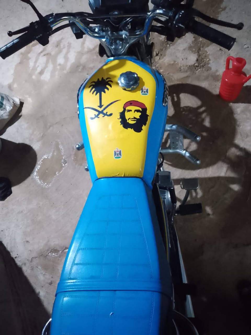 السلام عليكم من رخصت الدمن دراجه سولنك محرك اوارق  150موديل 24للبيع  او مراوس مكاني القائم وهاذه رقمي *********** د
