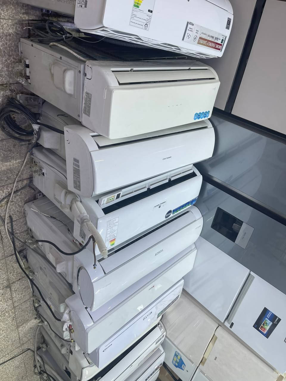 سبلت +كونفيرات +مبراد دخلي او خارج  كل واحد سعره بشرط شغل او فحص كدام عين قبل ما تاخذ تفحص كلها بشرط شغل ما بي اي عيب اي ستفسر عل***********

