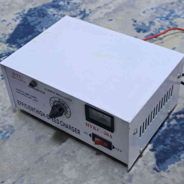 شواحن باتريات
الابيض HYKC-20A
سعره ٥٠ الف
6V-12V 
شحن سريع
INPUT 160-240V
OUTPUT 4-15V

الصحراوي RG-C18AH
سعره ٤٥ الف
6V-12V
INPUT 220V
OUTPUT 6V-8V-12V
متوفر توصيل 5 الاف لجميع محافظات العراق 
اي استفسار تفضل خاص او اتصل على رقمي
*********** كربلاء
