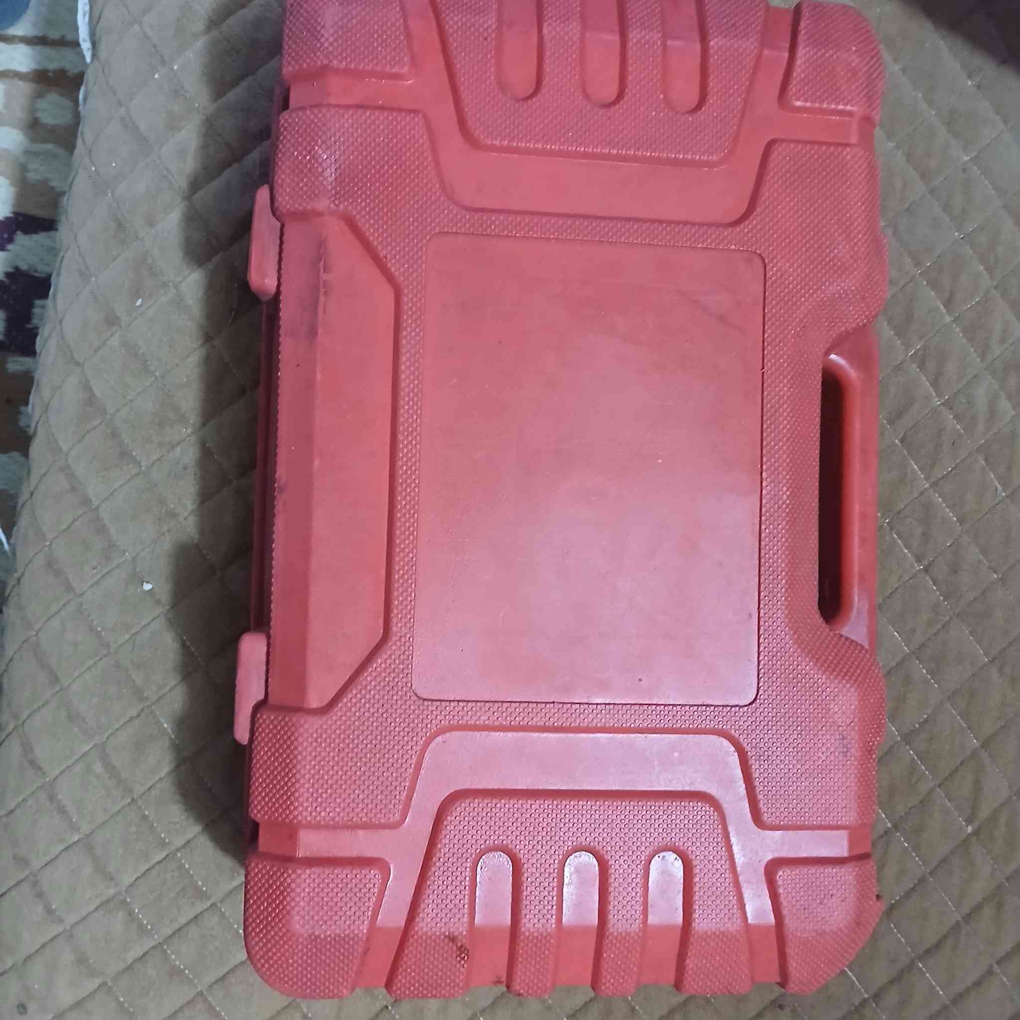 سلام عليكم   البيع شغاله 
 1.   تاروسه تايرات شغاله 
سعر 25 الف
يوجد خدمة توصيل لجميع المحافظات العراق 
رقم واتساب 
***********
