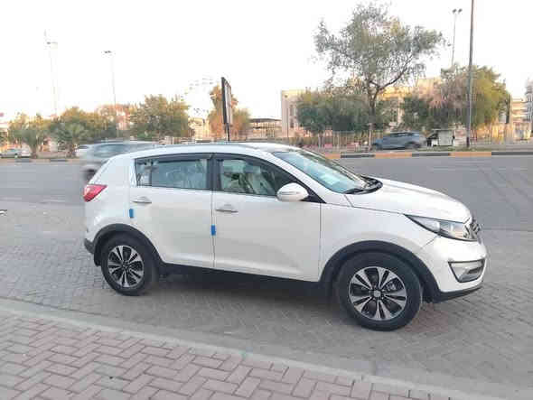 السلام عليكم للبيع كيا سبوراتج خليجي موديل ٢٠١١ فوال بني رامه مري شفط كشنات جلد محرك ٢٤٠٠ دوش كير تبريد تدفئة صدر امامي وخلفي جديد تخم تاير السياره جاهزه مال جناي خير من الله اي نقص مابيها بيها مكانات صبغ بصيطه السعر ١٢٢ امناسبه حيل للجناي  للإستفسار ***********
