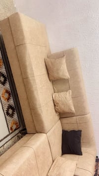 نص ديوان • ٨ مقاعد • بيج