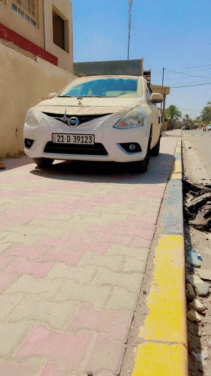 السلام عليكم 
نيسان سني هندي موديل 2021
السيارة نضيفة استخدام شخصي ماشي120
داخل نضيف على وضع الشركة
فقط بيهة جاملغ خلفي صبغ
***********اتصال أو وات ساب
