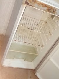 ثلاجه مستعمله شغاله مولده وطني 100 وبيها مجال لستفسار 07811327127بي وا...
