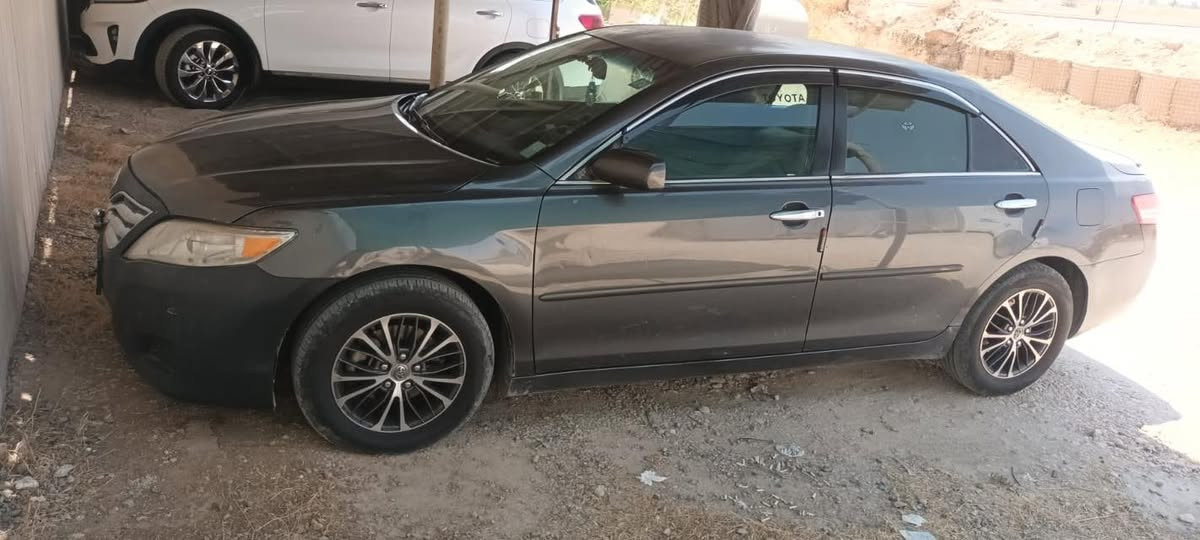سلام عليكم  كامري وارد امريكي ٢٠٠٩
حجم محرك ٢٤٠٠
بيه بطاقة بنزين 
سنويه بسمي  رقم جديد
ابيع حزام سعره ٩٥ بيه مجال 
مكان تازه 
رقم ***********
