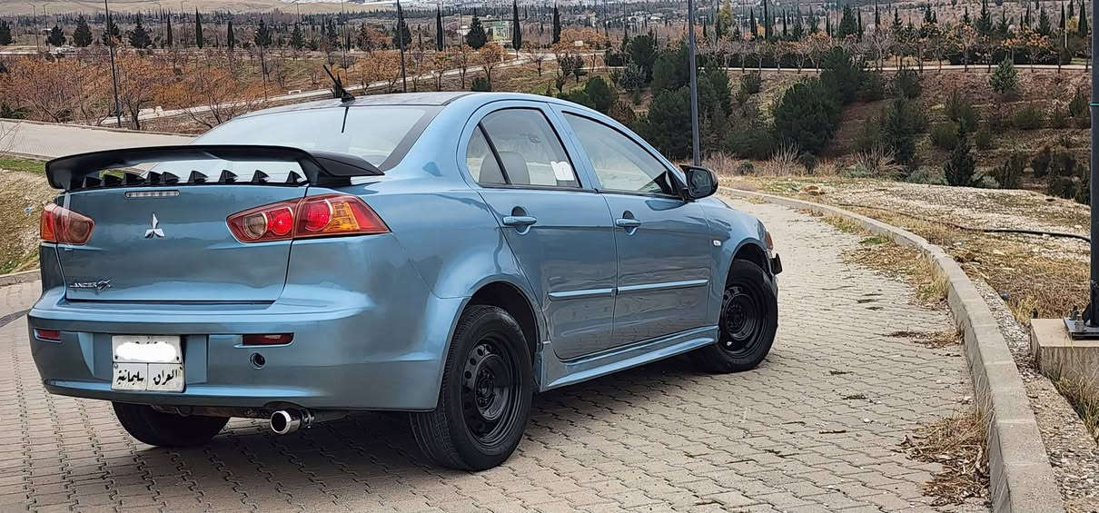 سڵاوی خواتان لێ بێت
لانسەری قرش مۆدێل 2008 مەکینە 20
سەیارەکە زۆر پاکو جوان ماوەتەوە بە دڵ خزمەت کراو ئاوێنە کارەبا گێر ئۆتۆماتیک ناو زەردە خلیجیە   تەبرید ساردو گەرم بە شەرت شاشەی پشتی کوشنە سەنەویو ژینگەو رێگەو بانی تا ٦ مانگی تر تازەیە تازە هایدرۆلیکی گێری گۆراوە ڕۆنی مەکینەی تازە گۆراو سەیارەک حیزام بۆیاخە سەقفی بۆیاخی نیە پێشتر بێ بۆیاخ بوە لەسەر کاڵ بونەوە کراوە سۆنەری هەیە رەسمو فیدۆی کاملم لایە  خۆو شەرتەکان هەلبژێرە سعری 80 مەعامەلەی برایانە
*********** السليمانية, العراق
