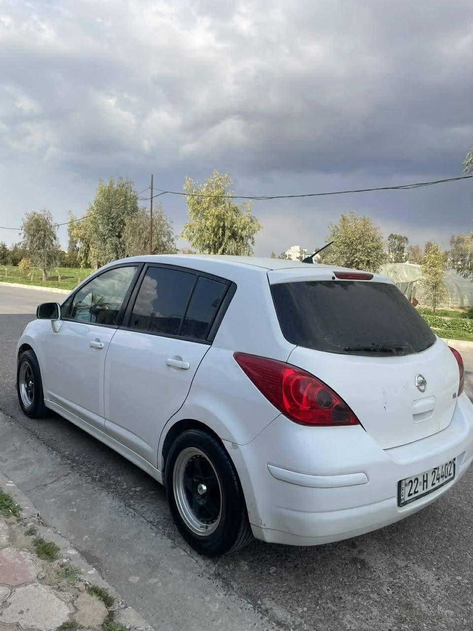 بسم الله الرحمن الرحيم ♥️🌹نيسان تيدا 2011 فول بەس سلايت نيه گێرومەکینەی بەشەرت مەکینە 20 بەناو کردن بە شەرتە 2بارچە و نیو سبوخ 2چاملخی بێشەوە لەگەل نیو سندوق تایە و ویلی نوێ و گەنجانە بەس تایەو ویلەکانی باس 3گەلایە تکایە گەر موشتەری نیت بێزارمان مەکە///*********** أربيل, العراق
