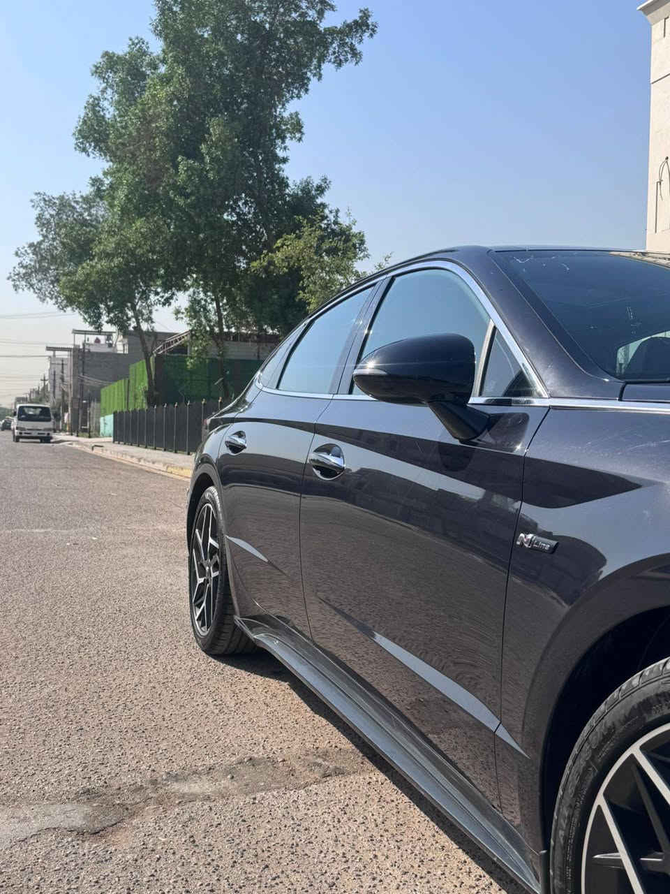 سلام عليكم
سوناتا  2023 فئة n line 
بصمة  
بانوراما 
مكينة  2500 تيربو 
كشن كهرباء 
شاشة كبير أبل كار بلي مع كامرة خلفية 
كشنات رياضي كنتارا مطرزة بخيط أحمر  ومختمة N
 هاند بريك دكمة أوتو هولد 
رادار امامي مع تحديد  مسار على الشوراع المخططة 
لايت 4 عدسات لد السيارة ومواصفات ال  N معروفة
ماشية 59 ألف كيلو 
السعر 182  بيهة مجال بسيط  جدا 
حادث السيارة قبق جنطة وجاملغ خلفي بدون ايرباك وصور الحادث مرفقة بالمنشور 
رقم أربيل باسمنا تريد تحويل تريد وكالة كيفك 
 مكانها بغداد حي الإعلام 
*********** 
*********** 
 اي استفسار بالخدمة
