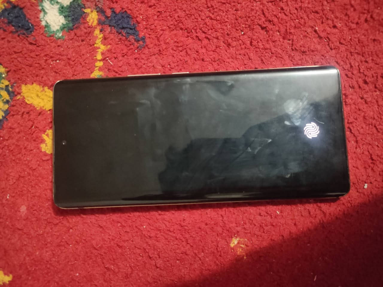 سلام عليكم جهاز للبيع اخو الجديد نضيف ذاكرة 256 تجي الشاشة مضلعة بعد احلا من الي بل  ب200 وبي مجال قليل حك الجية رقم *********** عنوان بغداد اليوسفية
