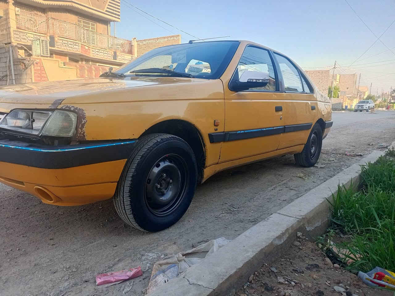 السلام عليكم بيجو موديل 10 مكينه بيها تبخير قليل كير جديده كهربائي كلها شغاله تبريد  ثلج تخم تايرات جديده باتري جديده سياره مابيها ضربه ولا تبديل صدر امامي وخلفي جديده سياره طسه ما بيها شاشه سنويه 28 سيارة بسمي مكاني بغداد السعر 28وبيه مجال ***********
