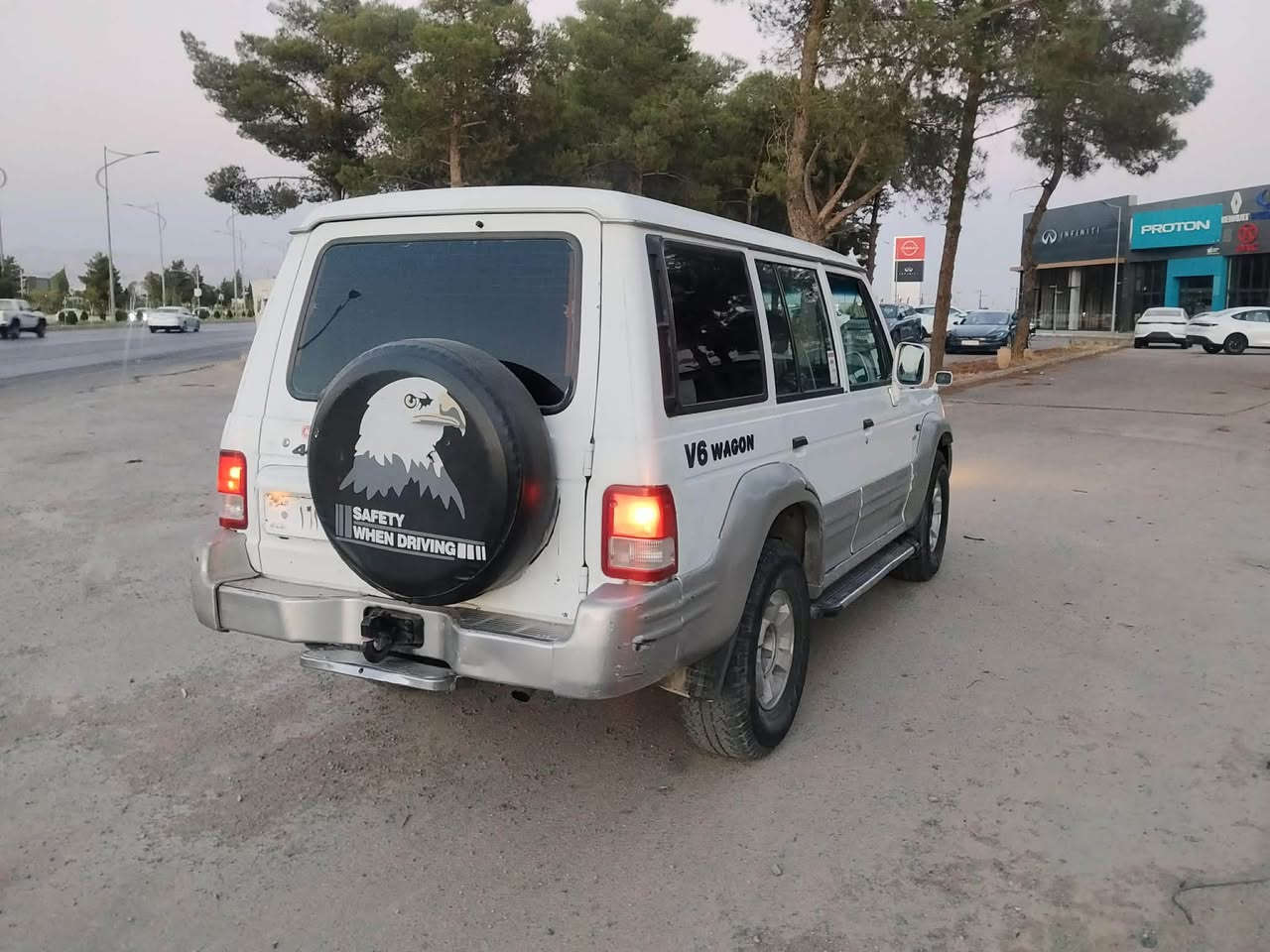 گالوبەر
مۆدێل(٢٠٠٢) 
ئاڕمی پلاسیکی سلێمانی
سەیارەکە بۆیاخی نیە
گێڕو مەکینەو عەکسلو دەبڵەکسلی بە شەرت
تەبریت ساردو گەرم ئیش ئەکار
نرخ(٤٨) گەڵاو مەعامەلەیەکی کەم
بۆ زانیاری زیاتر پەیوەنده بکە بە(***********)
