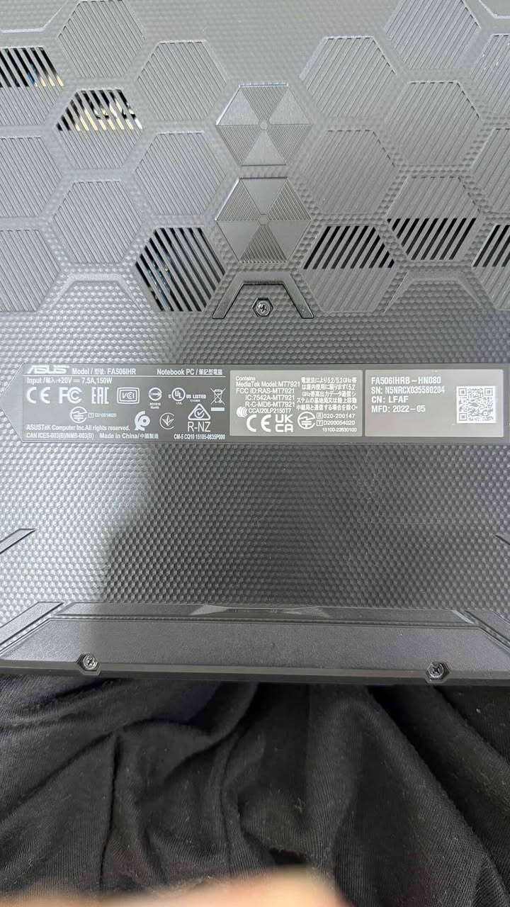 للبيع نوع الجهاز: ASUS TUF Gaming A15.
الموديل الدقيق: FA506IHRB.
المعالج والذاكرة
المعالج (CPU): AMD Ryzen 5 4600H.
سرعة المعالج: 3.00 GHz.
الذاكرة العشوائية (RAM): 8.00 GB.
كروت الشاشة (Graphics)
يحتوي الجهاز على كرتين شاشة:
الكرت المنفصل (للألعاب): NVIDIA GeForce GTX 1650.
ذاكرة الكرت (VRAM): 4 GB 
الكرت المدمج: AMD Radeon Graphics.
التخزين والنظام
سعة التخزين (SSD): 512 GB  
نظافة 100% 
للبيع تفاصيل عالخاص وشكرا


**إذا كنت صاحب هذا الإعلان وتريد حذفه لأي سبب، رجاءا أرسل رسالة إلى الدعم الفني**