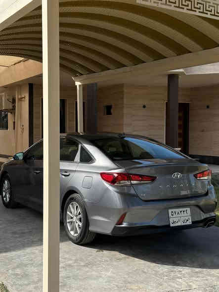 السلام عليكم
للبيع هيونداي سوناتا موديل 2018 امريكي حادث نص الجاملغ الخلفي ونص قبق الصندوق بدون دواخل بدون ايرباك ماشيه 73 مواصفات شاشه كبيره اندويد اوتو  كامره دواره رادار امامي + خلفي فول تحكم ستيرن وباقي المواصفات المعروفه 
السعر : 135 وبيها مجال
مكان السياره بغداد العامريه 
للاستفسار ***********
