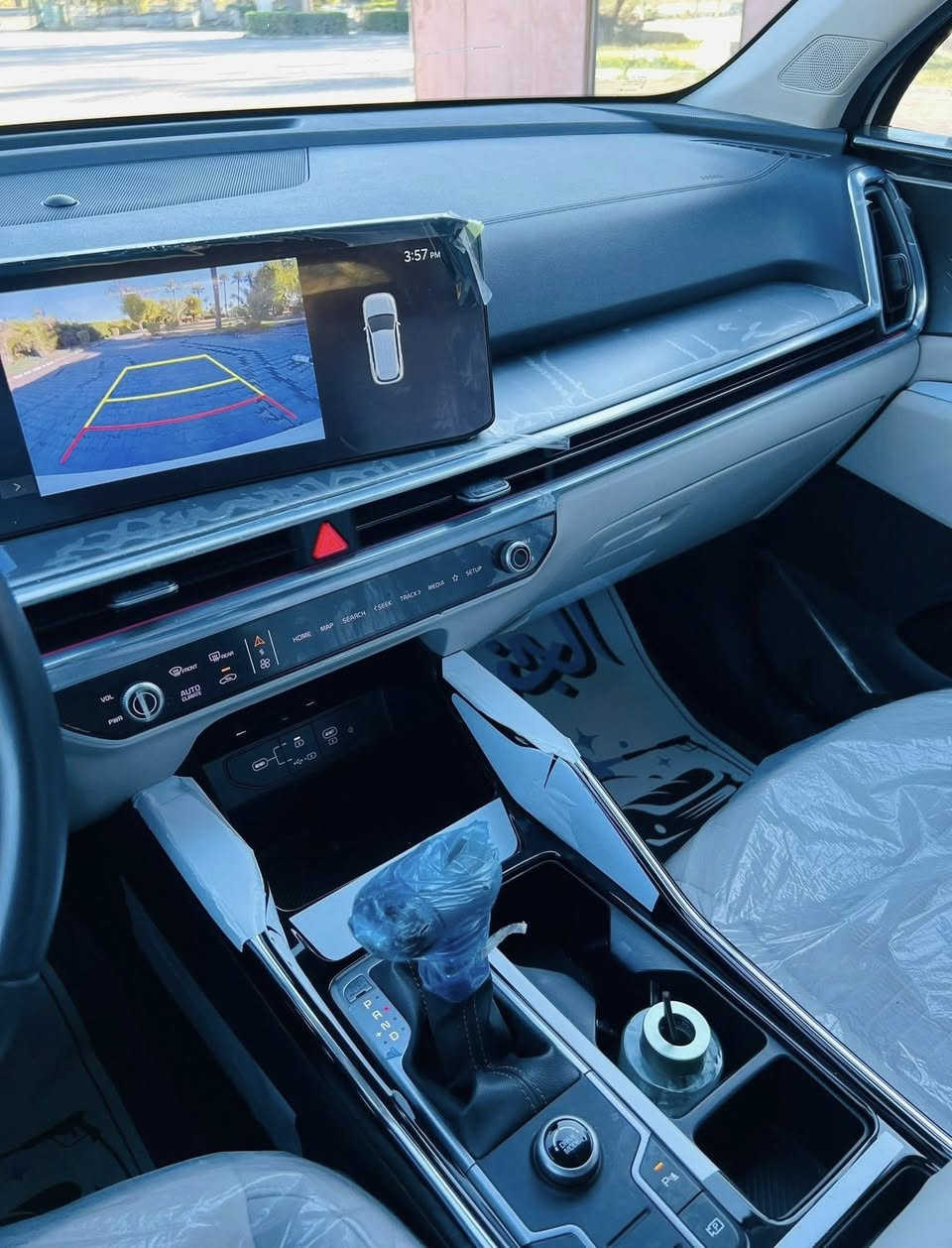 سلام عليكم شباب 
الحلال للبيع او المراوس حسب القناعة 
كيا سورنتو 2024 استلام زيرو خليجي 
ماشية 50 الاف كم فقط
رقم اربيل الجديد سنوية جديدة تريد تحويل تريد وكالة 
مكينة ستة سلندر 
كفاله عامة من كلشي عدا بارد صغير واحد باب خلفي الايمن درجة اولى
سيارة كلها زيرو 
سيارة فول 1/1 عدا بانوراما وكامرات الجانبية
المواصفات :- 
ويل 19
بصمة تشغيل وابواب وجنطة
كامرة خلفية
كشنات جلد
كشنات كهرباء 
كشنات الخلفيه قلاب كهرباء 
شاشة متصله
شفتات ستيرن 
تشغيل عن بعد 
حساسات 360 
ثلاث انظمة قياده 
شحن لاسلكي
منافذ تايبسي
بصمة عدد اثنين
بلوجكتر لد
مري شفط 
ترحيب 
لد مخفي متغير الاوان 
دمام بوس
سبعة راكب 
سبير ما نازل
الخ من المواصفات المعروفة …..
الاضافات :- 
سيارة استلام على ادينه زيرو 
السعر 297$  وبيها مجال بسيط للشراي 
وما اتوقع اكو سورنتو شكل جديد ستة سلندر بهاي نظافه وبهذا سعر
مكان السيارة النجف الاشرف 
للاستفسار ***********
