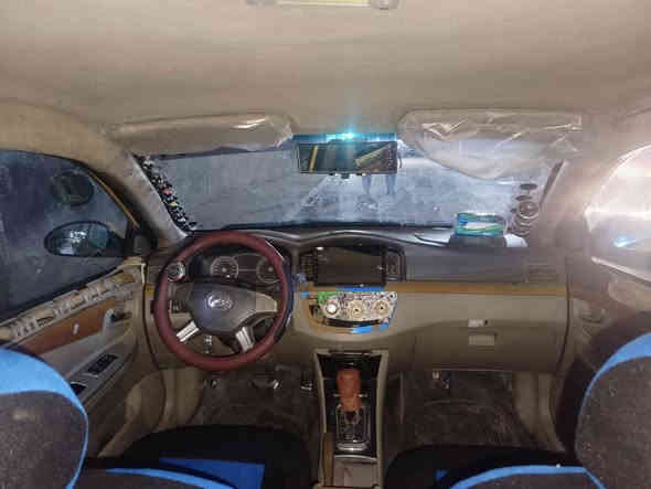 سيارة ليفان 2011 گير ومكينه كورلا تبريد شغال نقص البطانه مال السايق 40 ورقه وبيهة مجال مكاني الزعفرانية ***********
