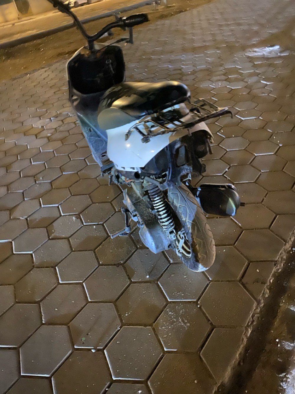 سلام عليكم وزاوزه تسع زروف فجا طفت ماعارف شنو عطلها ابيع على هل حال سعر 120الف بيها مجال قليل مكاني كزيزه ***********