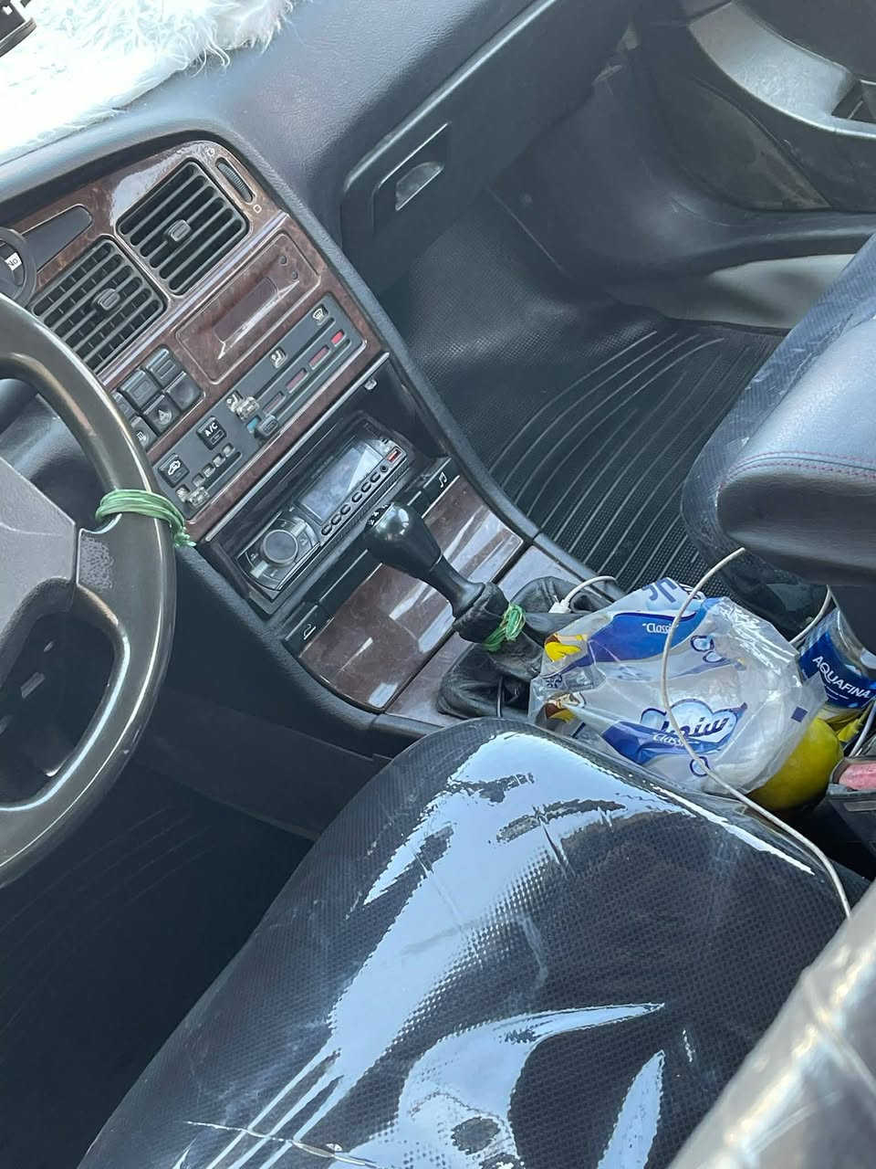 سلام عليكم
 بيجو بارص 2015 سيار شرط التحويل جاهزه كير محرك تبريد  مكينه فرنسي  خير من الله بيها طخات بسيطه معدله بارد بنيد طاير مبدل رقم انكليزي بغداد مصفره غرامات  كبل للشارع متذب عليها ربع السعر 42 بيها مجال*********** العنوان بابل
