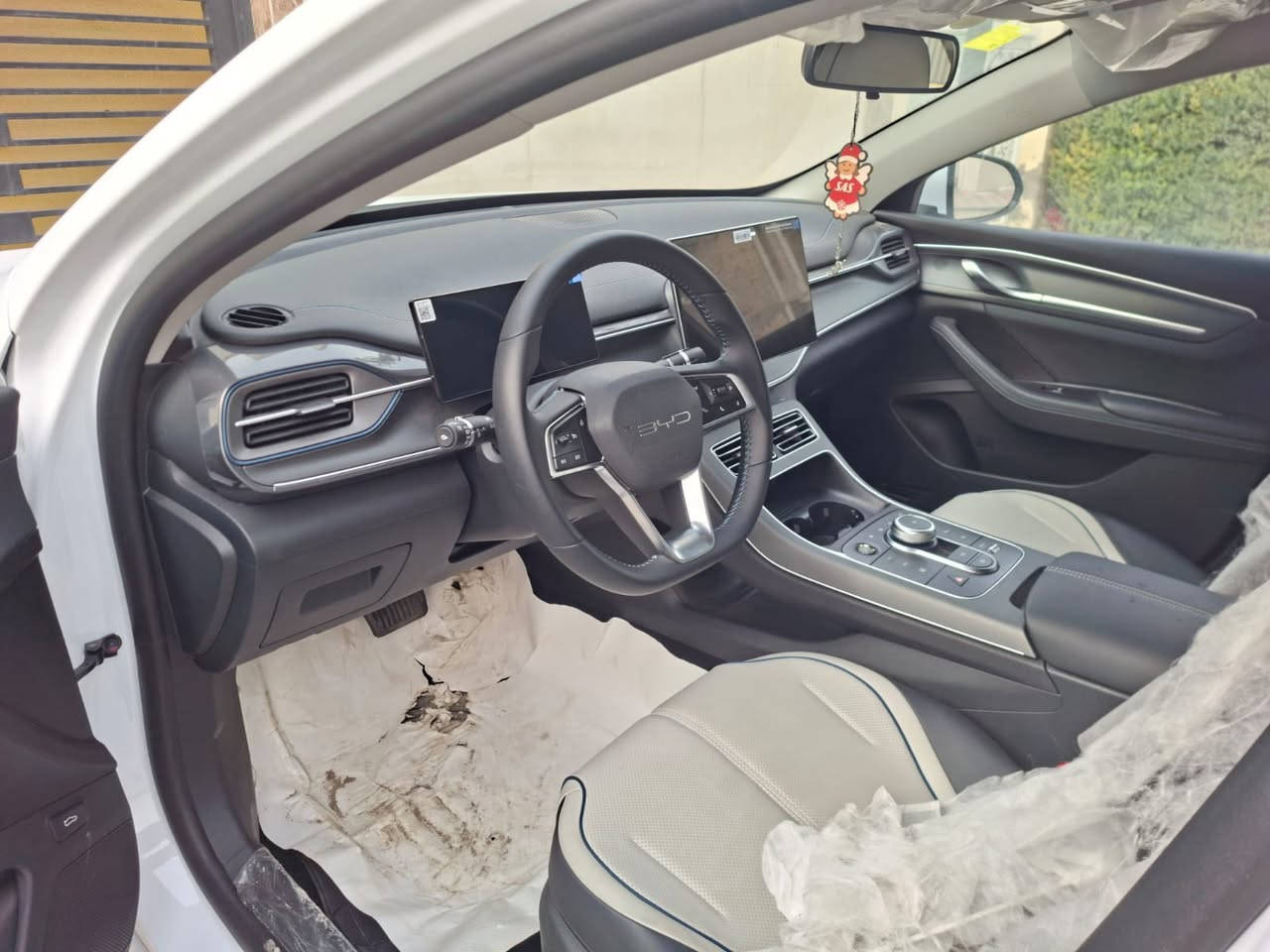 للبيع ديستروير مكفولة ماشية 1500بأسمي مكان السيارة بغداد السعر 19 وربع         ***********
