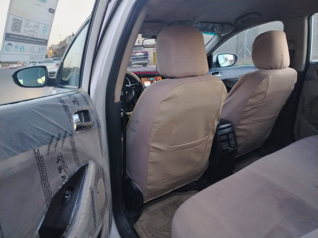 السلام عليكم
كيا اوبتيما 2012 خليجي مصبوغه عام 
مكينة 2000 دوش شفتات ستيرن مري شفط تبريد قطعتين رقم شمالي اوربي مكانها بغداد الحرية
السعر 105$ وبيها مجال 
***********
