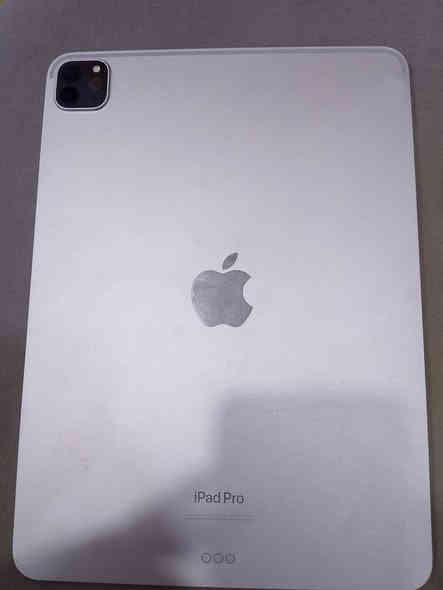 ايباد m2 للبيع مكسوره شاشته الكسر ما مئثر ع شاشه  مخليله لزكه شاشه مبين عدكم شاشه خالعه هاي الزكه وسلس ب لمس ذاكره 128 يشغل 120 فريم للعاب  سعره  550
***********
