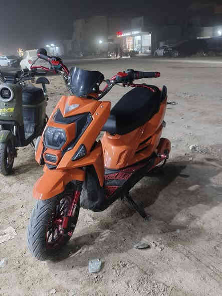 سلام عليكم دراجه سكنس جبلي رياضيه 6بطاريات سرعه 80حقيقي قبل سبوع طلعتها من الوكيل سعر 950 مكاني تنومه رقمي ***********
