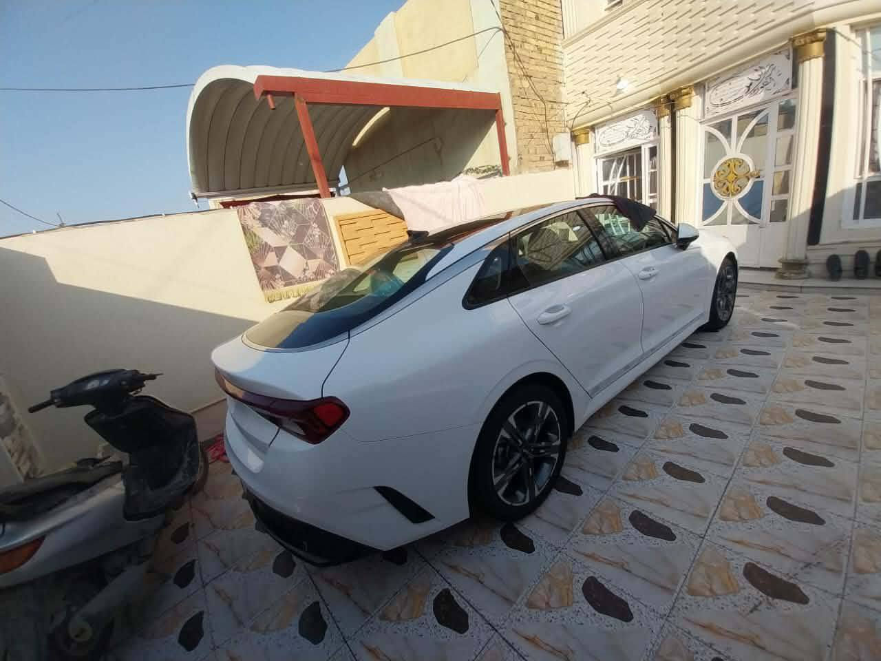 للبيع كي 5 موديل 22 رقم بغداد حره متواجده في البصره وارد امريكي***********السعر 175
