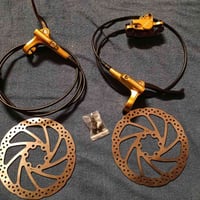 متوفر بريكات لون مميز ذهبي 4 بستن 💛 السعر35 مع زوج اقراص  و شيمانو MT2...