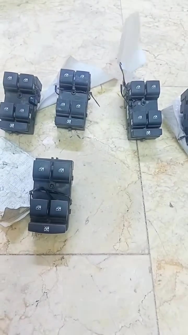 السلام عليكم اخوان تحكم جام اصلي حاوية السعر القطعة علا 30قفل الفيشة الجبيرة 0775551814


**إذا كنت صاحب هذا الإعلان وتريد حذفه لأي سبب، رجاءا أرسل رسالة إلى الدعم الفني**