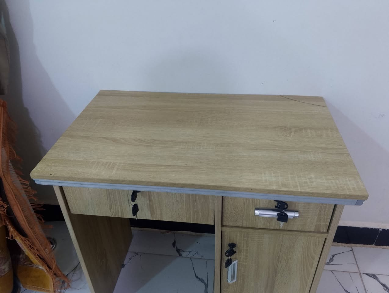 ميز دراسي نضيف بيه بس فطر ما مأثر ابد
سعر 60

واتساب ***********
