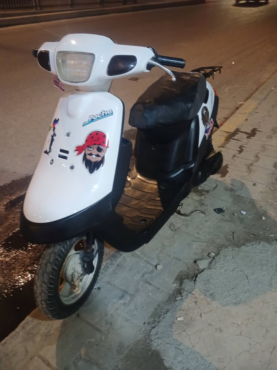 سلام عليكم بطه تك للبيع
مفتوحه مره وحده تجفيت اصلي حراري 
حلوه ناعمه 
شاصي مكفول 
كهربايات شغاله 
سعر ٢٥٠ 
مكاني مقابل مستشفى العباس الهلي 
***********
