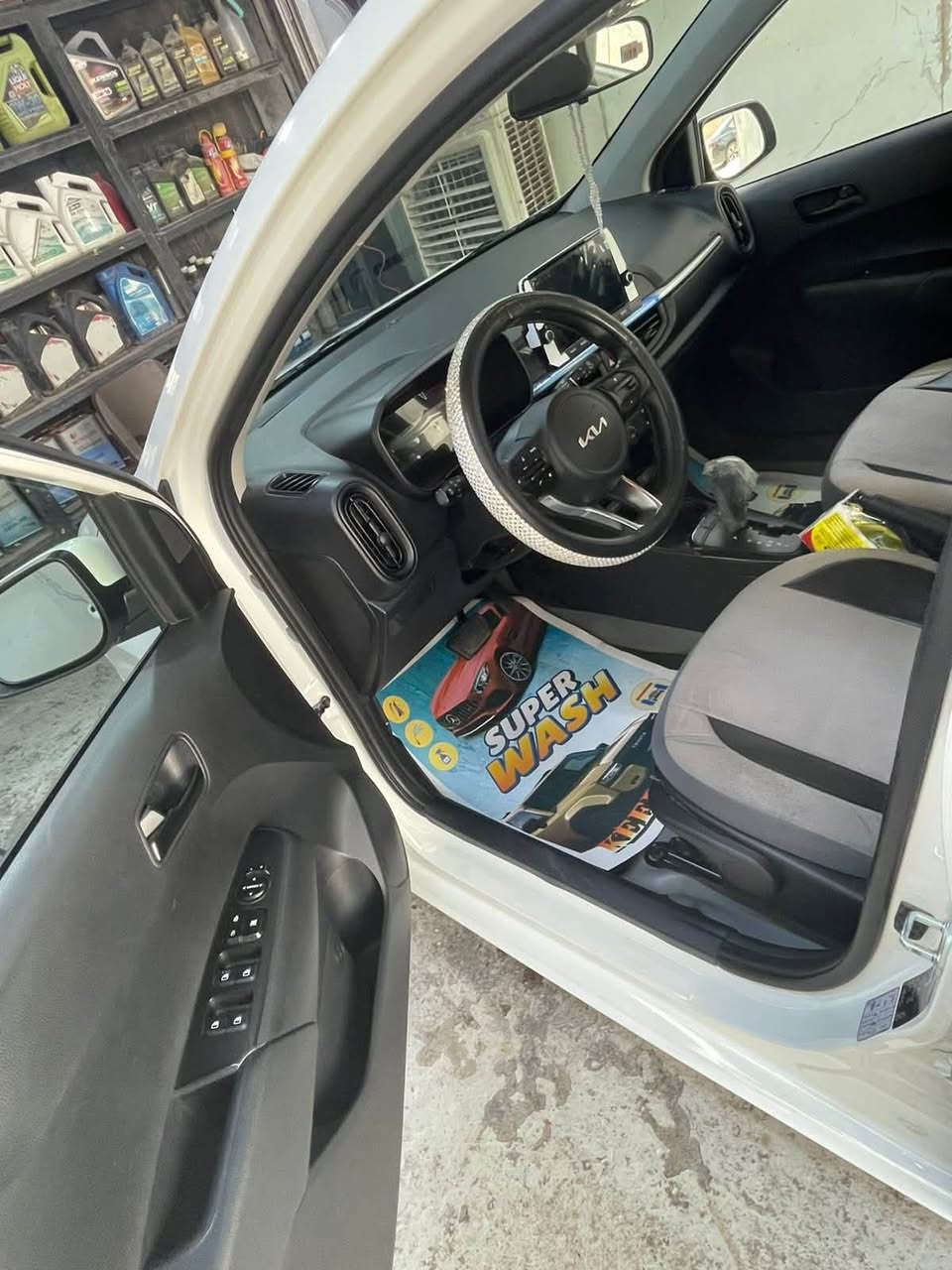 للبيع بيكانتو موديل 2025 بغداد ثاني يوم تحويل بيها طخه بالدعاميه الاماميه مثل ماموضح بصوره و شويه ب الجاملغ شخطه مثل ما موضح بالصور او الدوسه جوه السايق تقريباً شبر شحطت رصيف السياره جديده بوضع الشركة ماشيه 15 الف وقابل للزياده مكانها بغداد الكرخ
 ثاني يوم تحويل السعر 135 قفل قلف الشراي يتصل مباشر ***********
