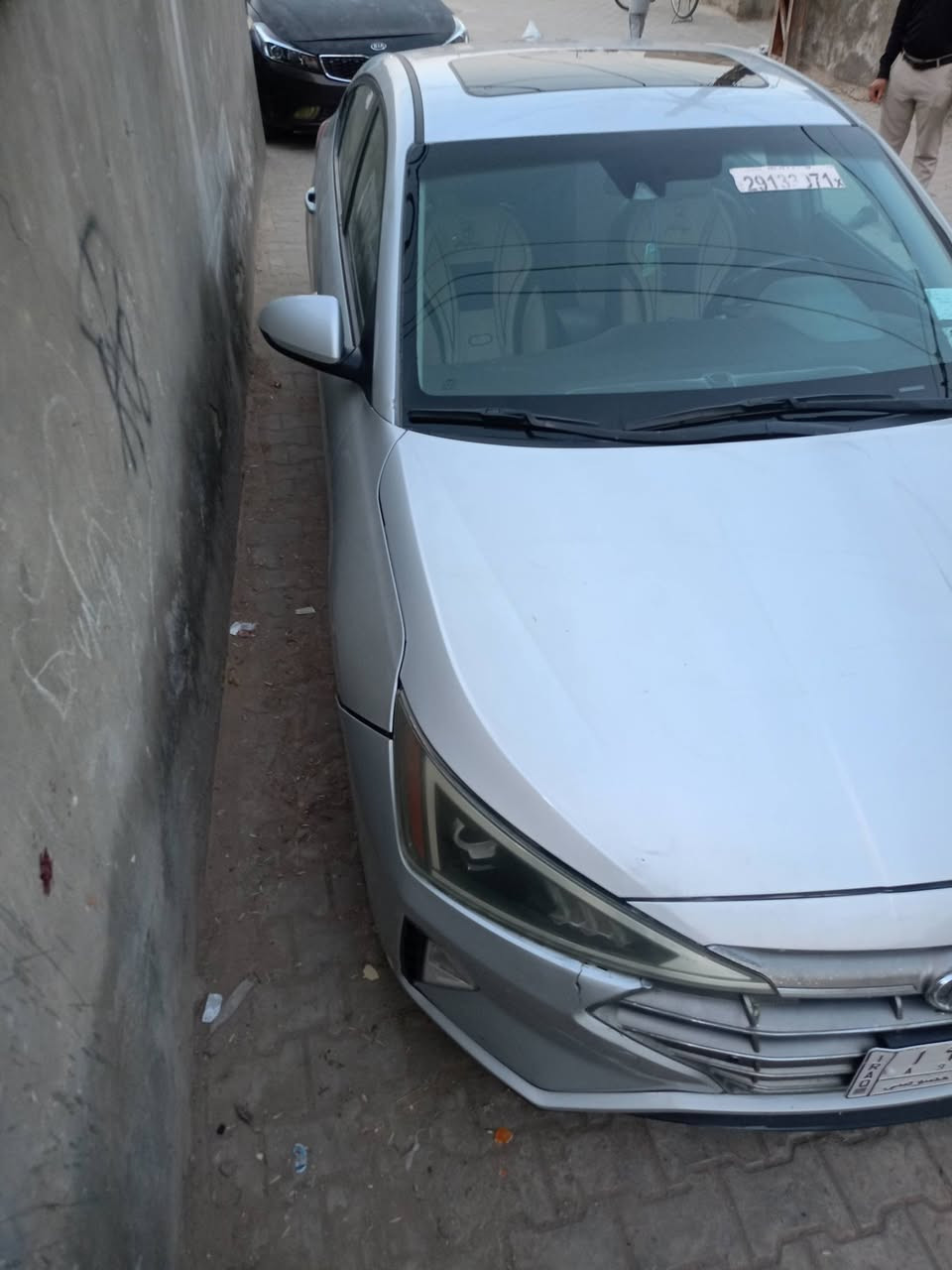 رقم بابل بيها قطعتين صبغ ووحده كلير فول فتحه وبصمه كامله السياره
*********** السعر 120
